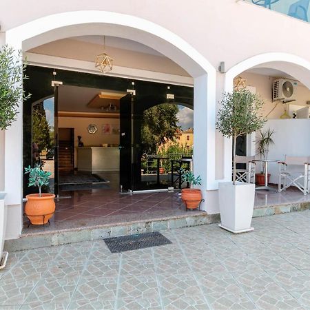 Porto Marina Aparthotel Гувія Екстер'єр фото