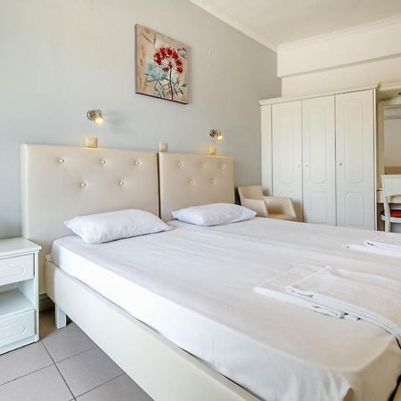 Porto Marina Aparthotel Гувія Екстер'єр фото